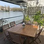 Loft Sur L'eau Avec Parking Parijs