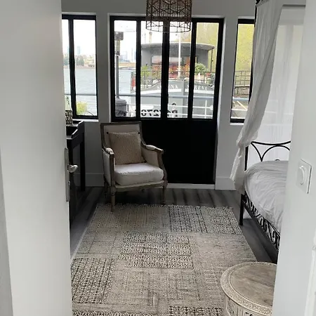 Loft Sur L'eau Avec Parking Apartamento *