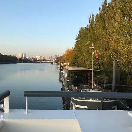 Loft Sur L'eau Avec Parking Apartamento *